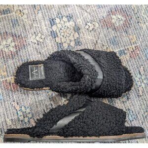 New Aquatalia | Women's Alina Shearling & Leather Slippers in Black
